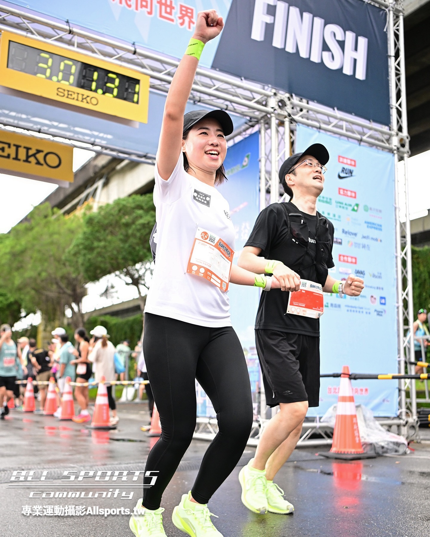 跑者參與 2025 長榮航空城市觀光馬拉松賽事（第 7 張）