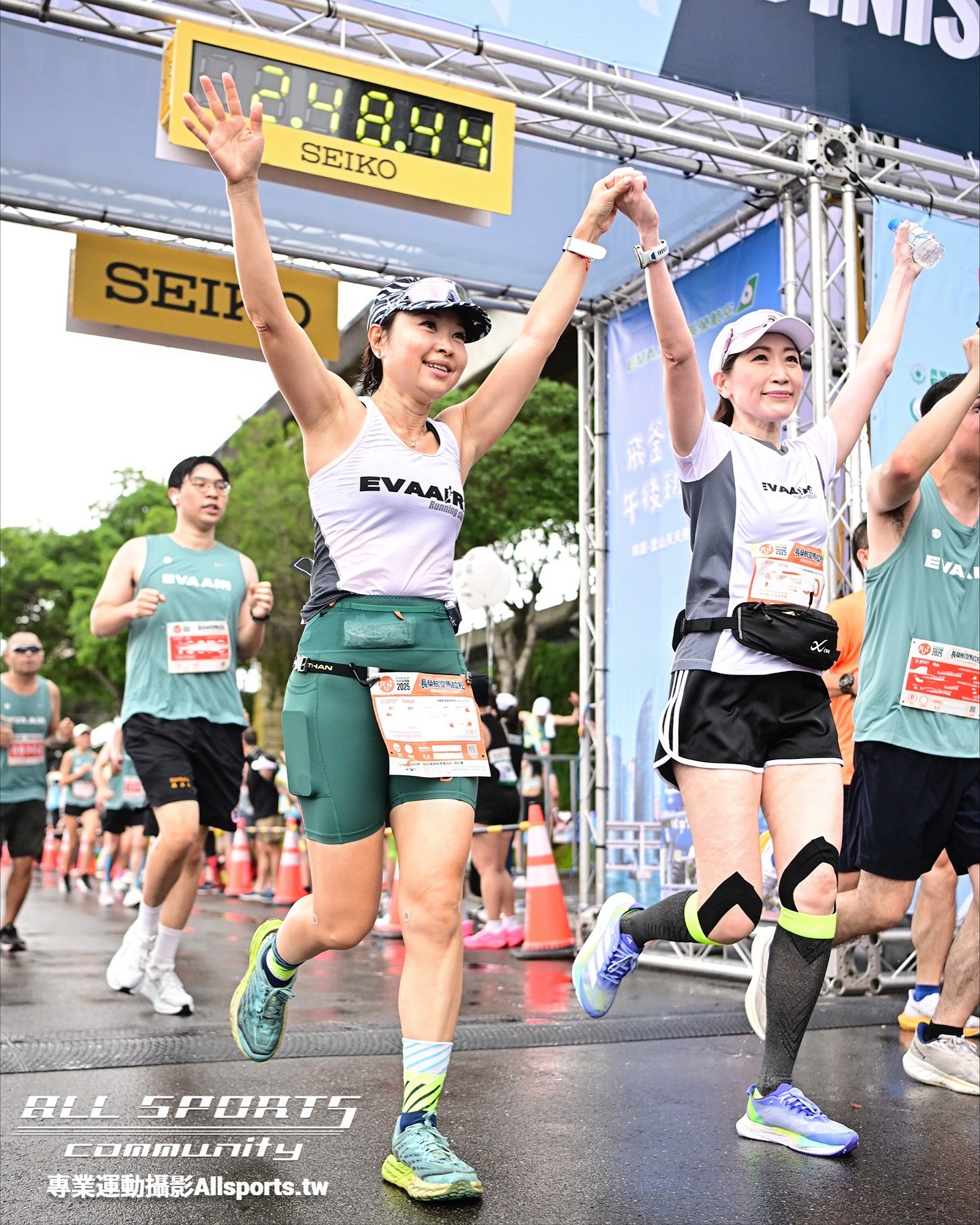 跑者參與 2025 長榮航空城市觀光馬拉松賽事（第 8 張）