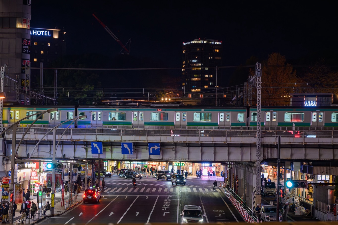 日本旅行途中記錄的東京街景、車站與城市夜色（第 3 張）
